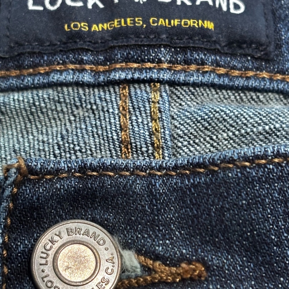 Lucky Brand 221 Men's Blue Denim Medium Wash Relaxed Jeans 40 x 32 - Picture 3 of 8